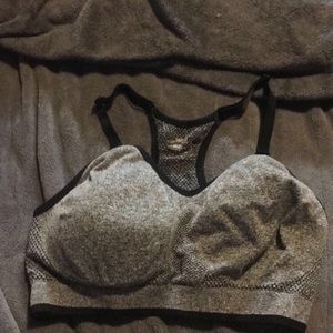 Sports bra (32c) (34c)